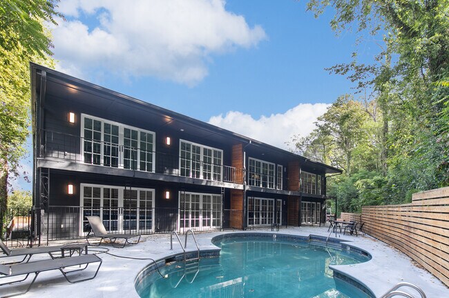 Photo - Riviera Apartments
