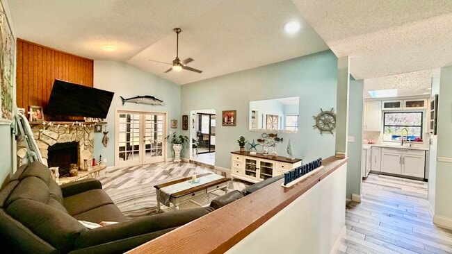 Photo - 311 Anchor Way