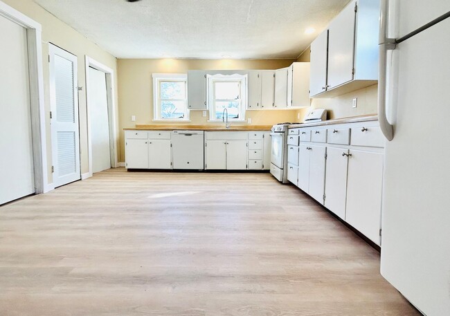 Photo - Cute Home, Close to Fort Riley