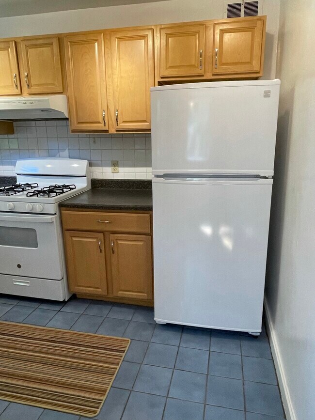 871 W Walnut Ln Unit 2