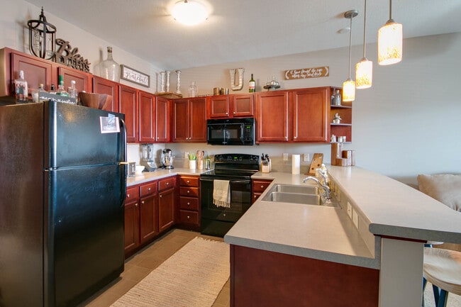 Photo - Fairchild Flats - 1614 Fairchild Road