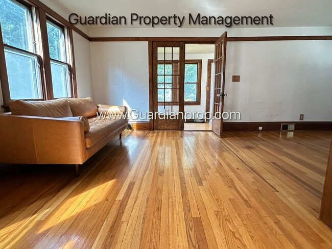 Photo - 4147 Snelling Ave
