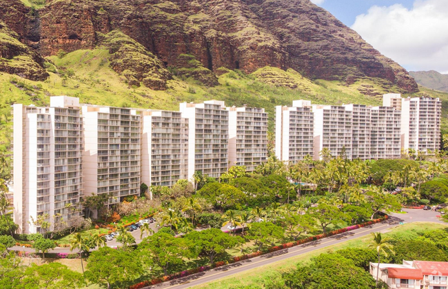 Building Photo - Makaha Valley Towers - One Bedroom Unit 718 Rental