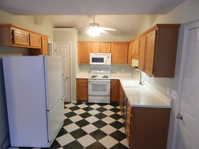 Photo - Adorable!! Centrally located on quiet Cul...