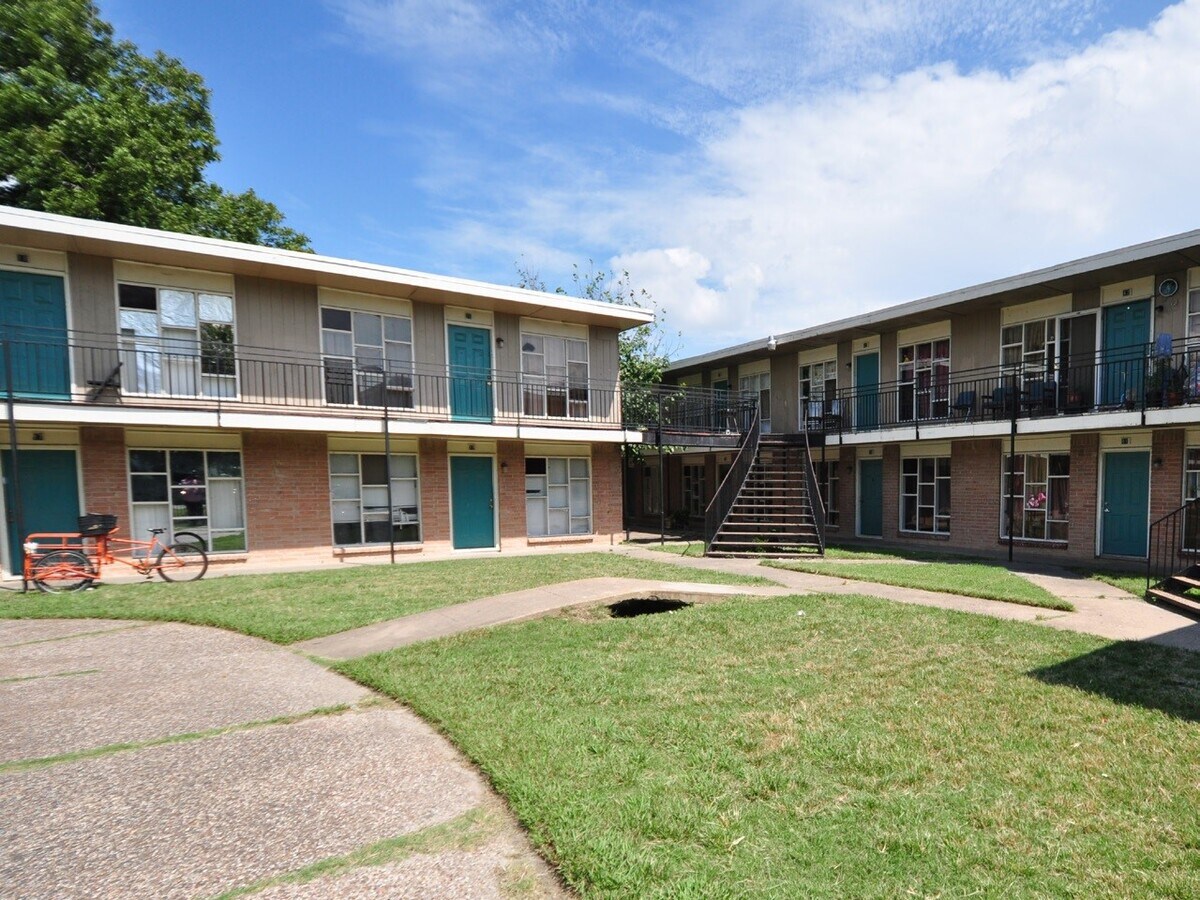 Photo - 8445 Winkler Dr