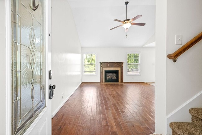 Photo - 3 Bedroom 2 Bath Pet Friendly Home For Ren...