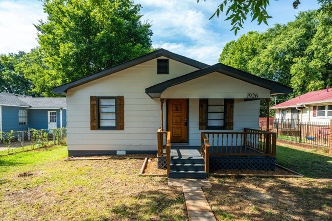 Building Photo - 1926 Long 12th St N