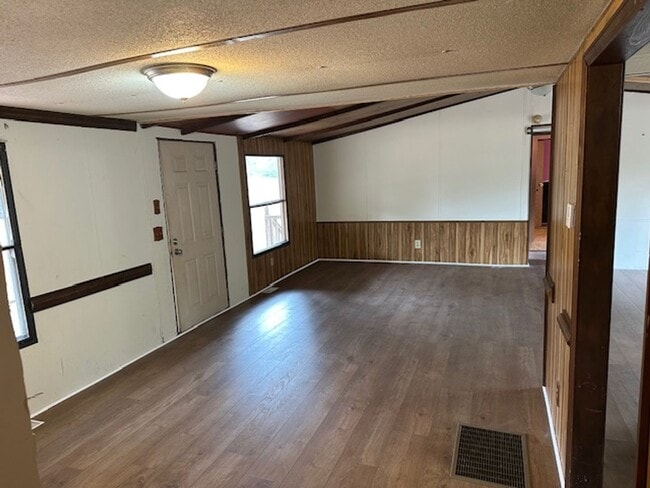 Photo - 98 Alexander Rd