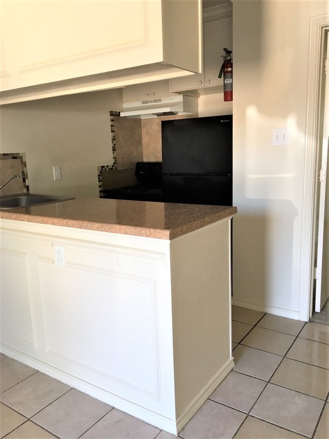 Photo - Los Pinos Apartments