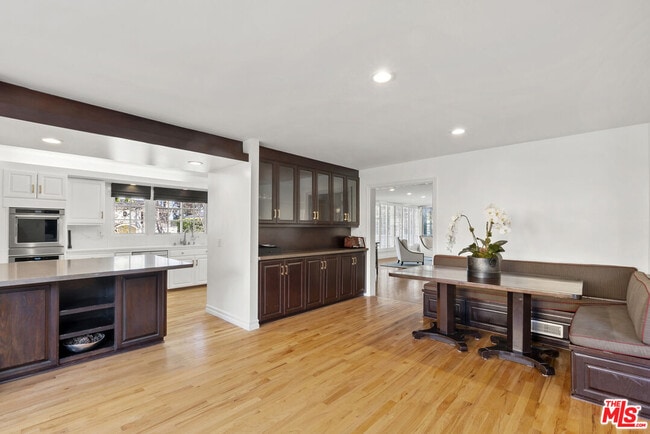 1233 Corsica Dr