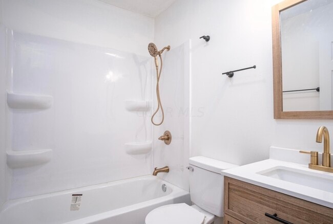 Photo - 977 Hilock Rd