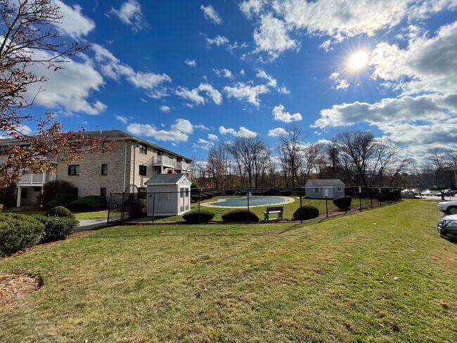 Building Photo - 20 Kenmar Dr Unit 171