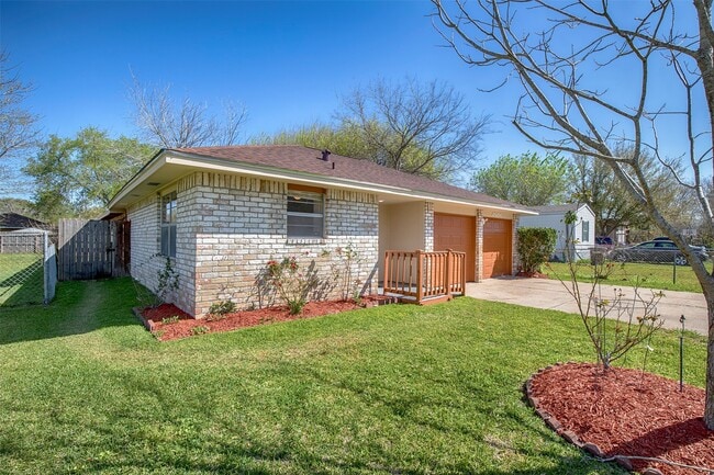 Photo - 4809 39th St E