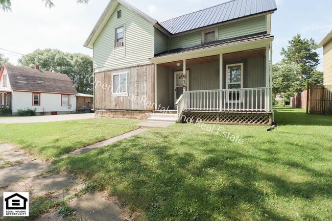 Building Photo - 918 W King St Unit #1