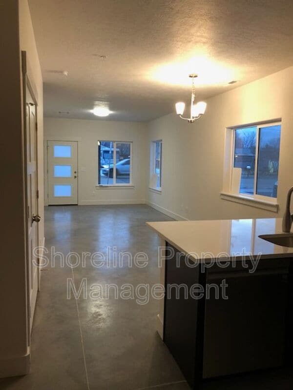 Photo - 2121 S Montana Ave