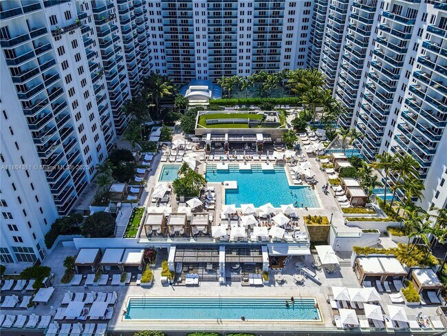 Photo - 2301 Collins Ave Unidad 542