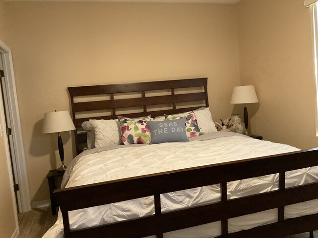 Master king suite with - 515 Sunset View Dr