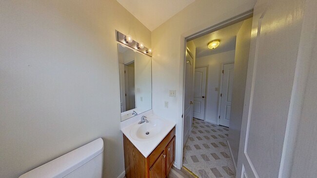 Photo - 214 Craigdan Dr