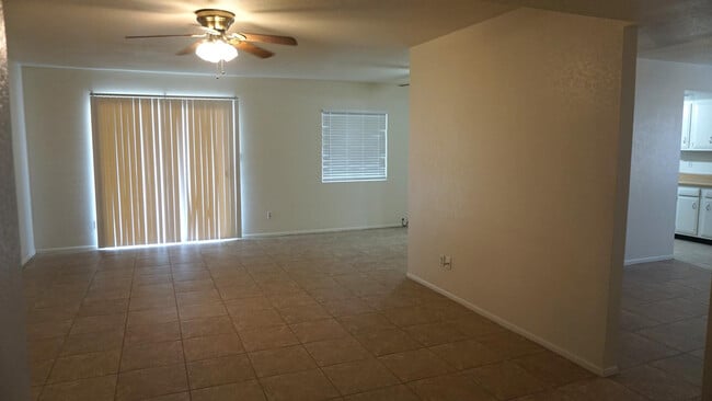 Photo - 10851 N 65th Ave