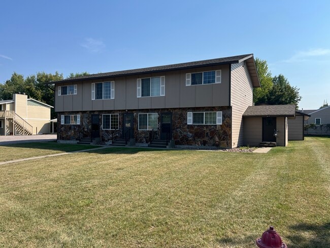 Building Photo - 161 Indian Trail Rd