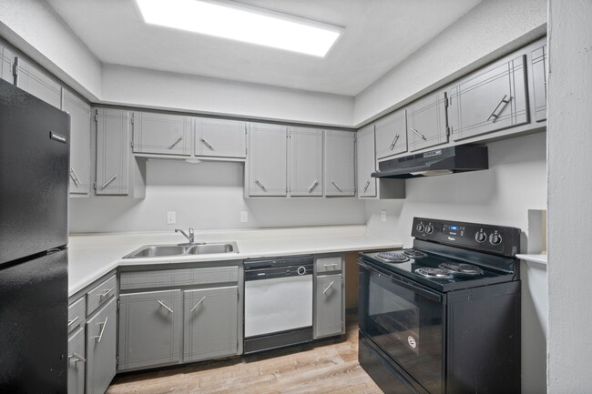 Photo - Woodland Apartments