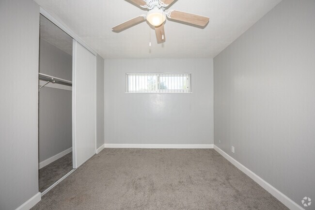 2BR, 1BA - 750SF - Primary Bedroom