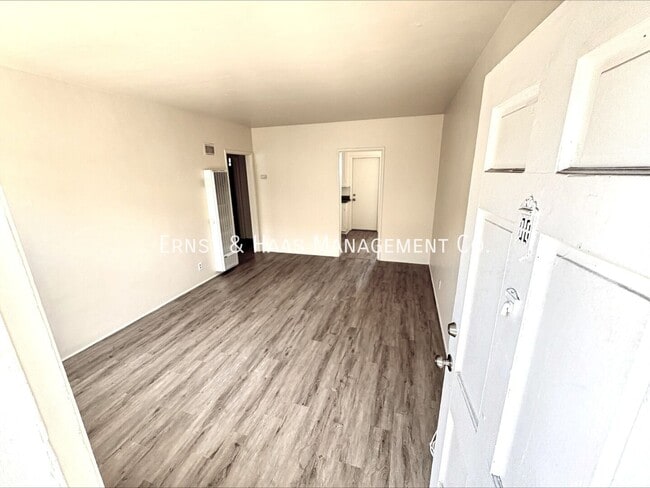 31 W Market St