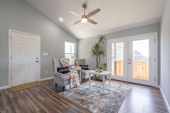 Photo - 474 Ridge Haven St