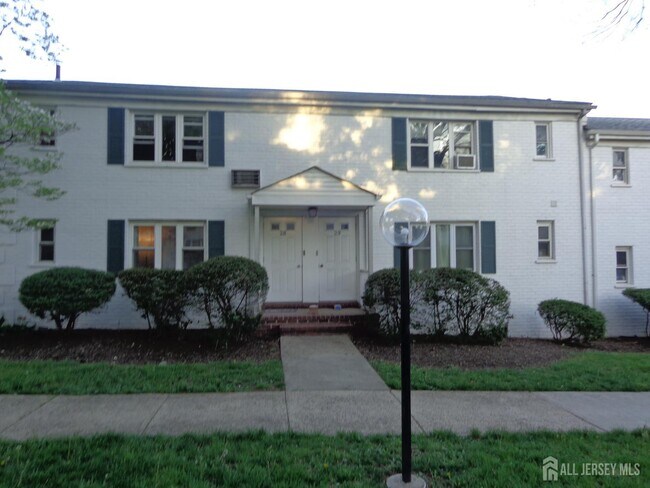 Building Photo - 29B Garfield Park