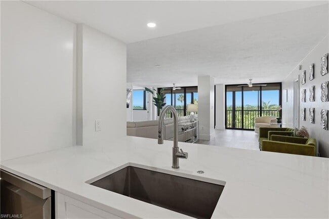 5601 Turtle Bay Dr