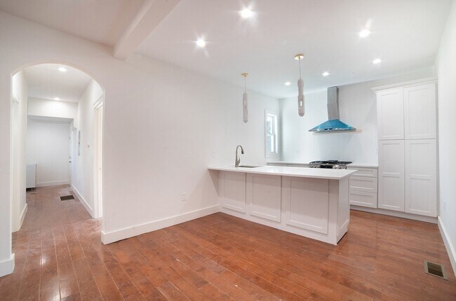 Photo - 49 Walker St Unit 1