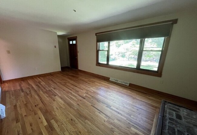 148 Newtown Rd