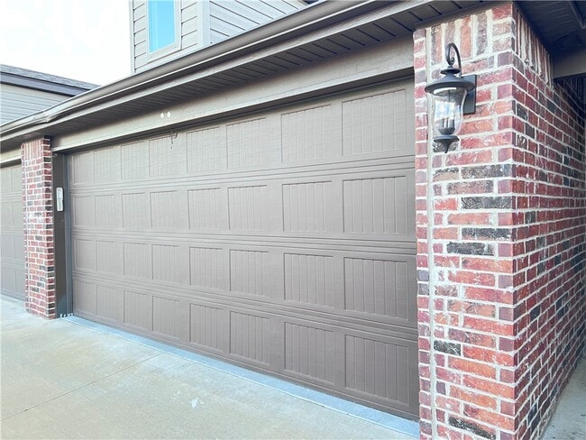 Photo - 431 Red Robin St