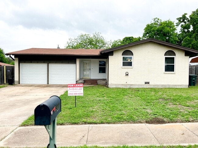 Photo - Available Now!!!! Gorgeous 3 bedroom, 2 bath, 2 car garage home. Beautiful wood look flooring. Sp...