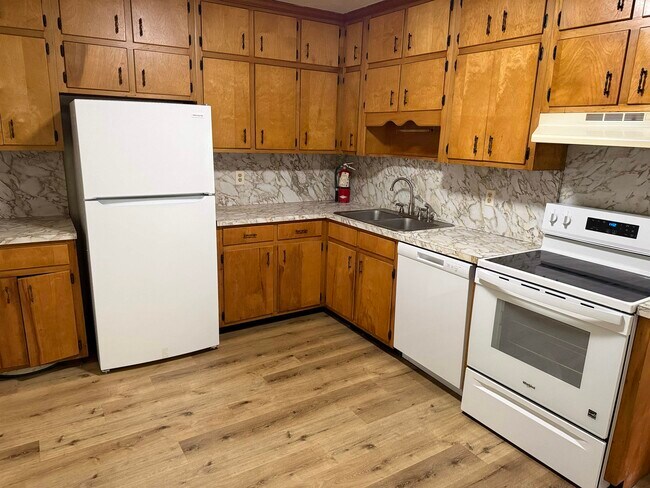 Photo - 1503 Valley Rd