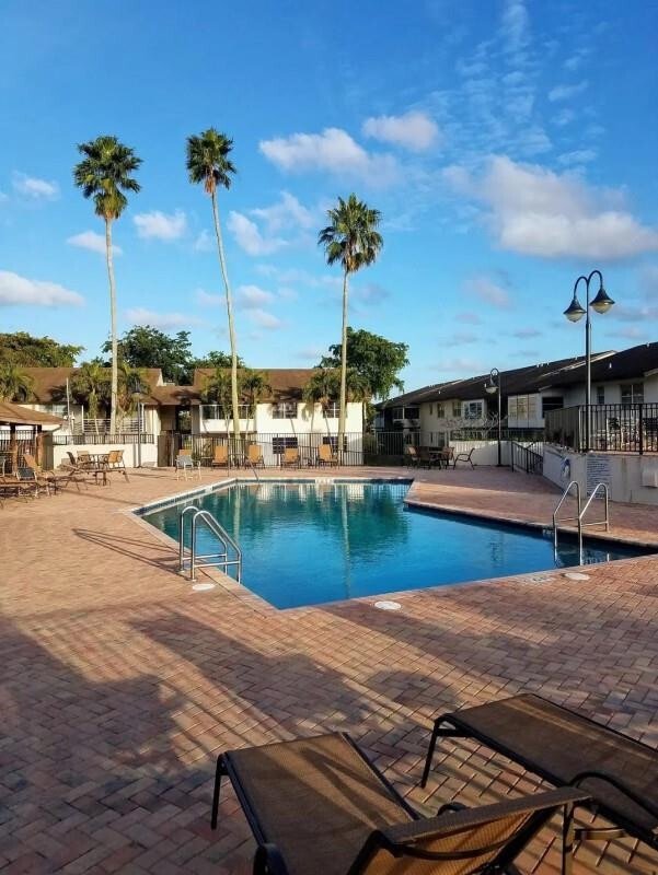 Photo - 900 NE 147th St