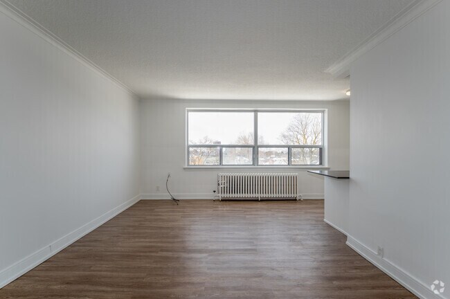 1BR, 1BA - 750SF - Living Room