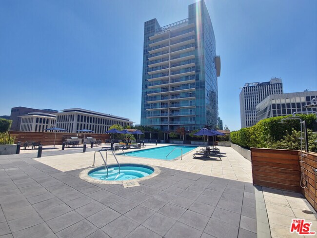 Building Photo - 3785 Wilshire Blvd Unit 1510 Rental