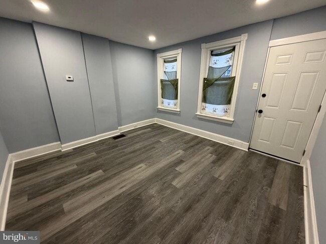 Photo - 363 E Airy St