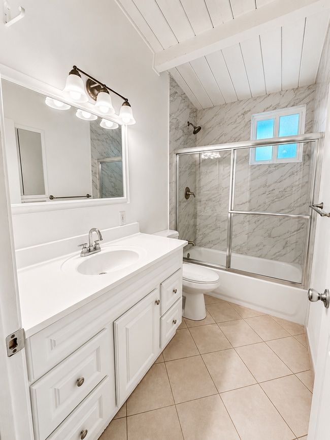 Photo - 272 Donner Ave