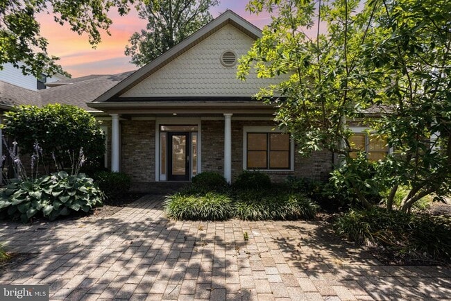 Building Photo - 163 High Pointe Dr Rental