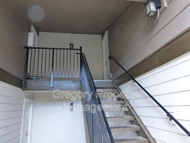 Building Photo - 12621 NE 130th Way Rental