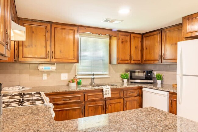 Photo - 3912 Crestview Dr Unit ID1043628P