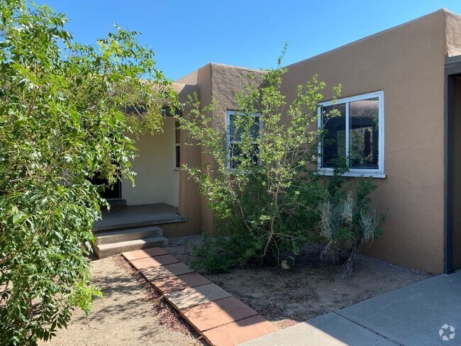 Building Photo - MONTE VISTA NORTH/UNM 3 Bedroom 1 Bath Rental