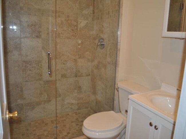 Photo - 3128 N Lincoln Ave Unit 2
