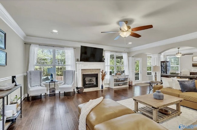 Photo - 131 Trailing Vine Ln