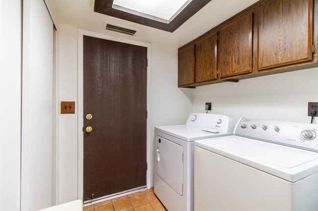 Photo - 4853 E Euclid Ave