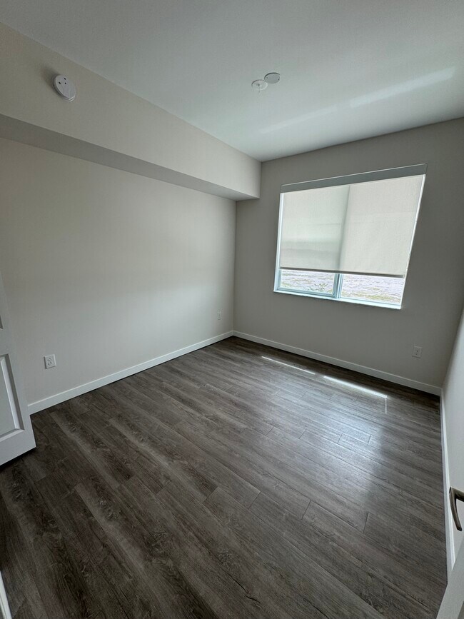 Photo - 19220 NW 19th Ave Unidad B2