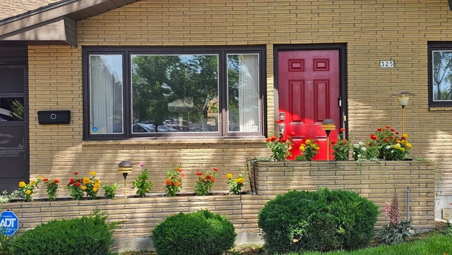 Building Photo - 325 E Central Ave Rental