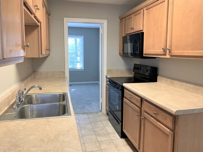 Photo - Four Seasons Area, 3 Bedrooms Plus Office, Fire Place, Convenient to Mall & Interstates.